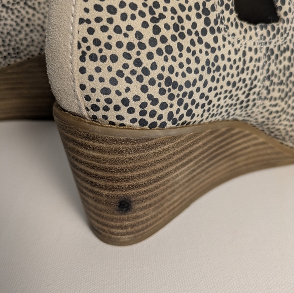 TOMS 10016177 Women's Kallie Cheetah Wedge Bootie Boots Shoes Size 6 Cutout - Picture 12 of 12